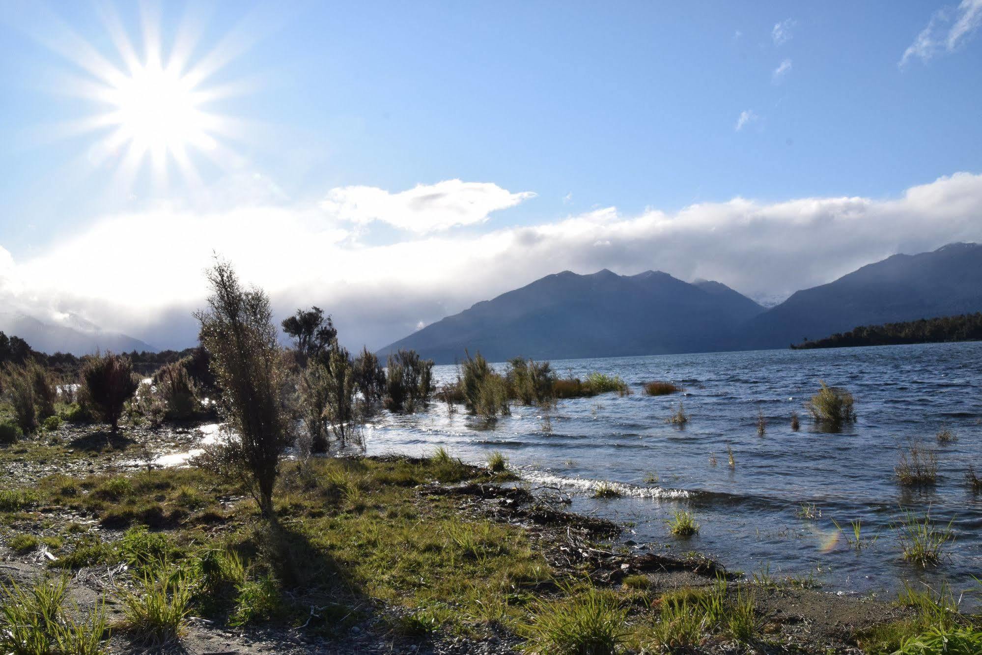 Fiordland National Park Lodge Te Anau Downs Buitenkant foto